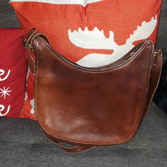 Coach Handbags - Vintage Coach Bag Crossbody/Shoulder Host Pick🎉🎊